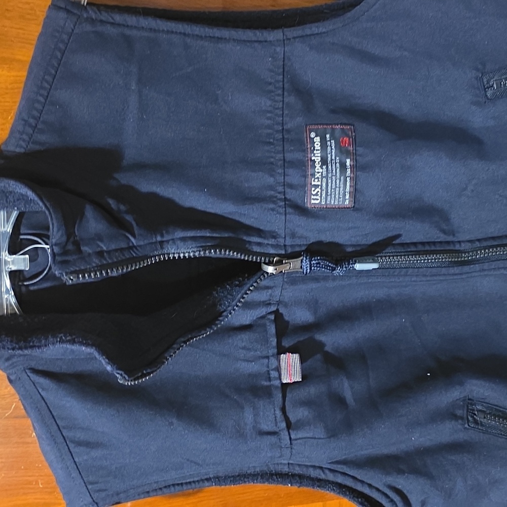 Vest - Picture 2 of 6